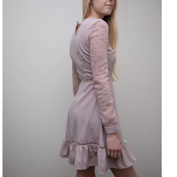 Blush Embroidered Dress H&M Divided Long sleeved - Picture 2 of 7
